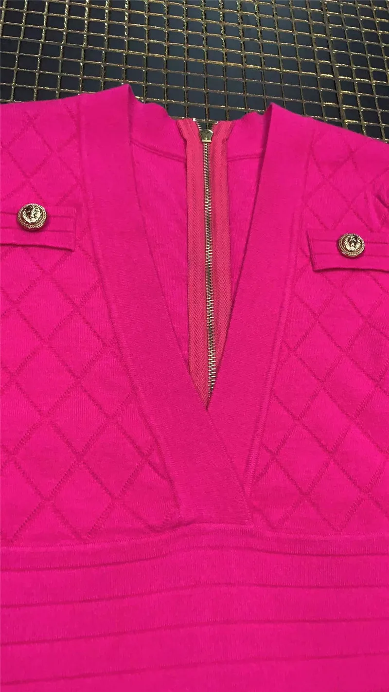 Женское жаккардовое платье облегающее из вискозы с длинным рукавом и V-образным