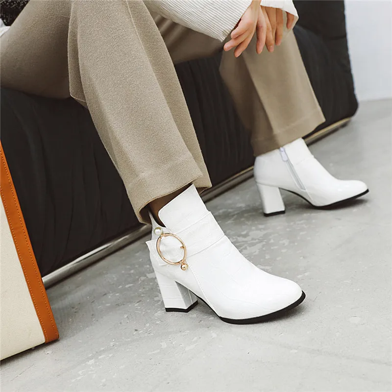 YMECHIC/красные лакированные женские ботильоны с узором из камней Сезон осень зима