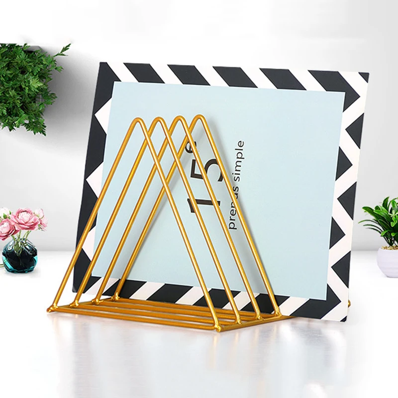 

Metal Magazine Rack Triangle Bookshelf Wrought Iron Magazine Holder Desktop Storage Decorative Book Stand P7Ding