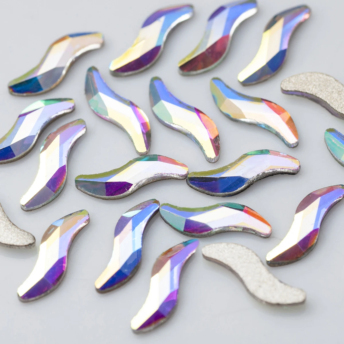 20 шт. 2x9 мм с необычными волнистыми кристаллами серебристого прозрачные бусины