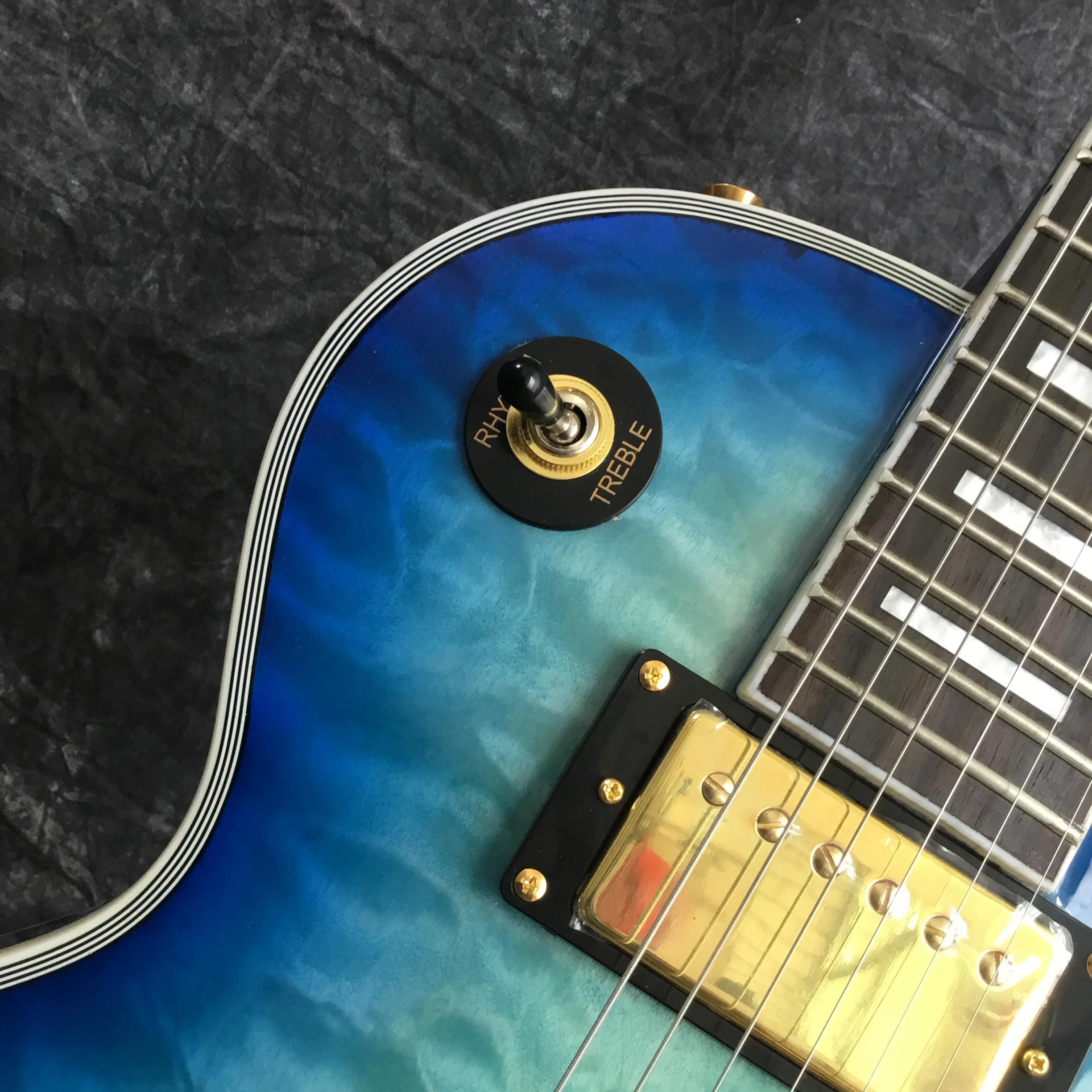 Новая электрическая гитара blue Tiger Flame top золотые аксессуары. Высококачественные 6
