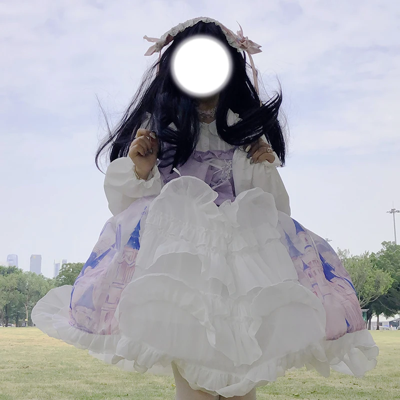 Винтажное платье в стиле &quotЛолита&quot викторианском с бантом виде неба и города