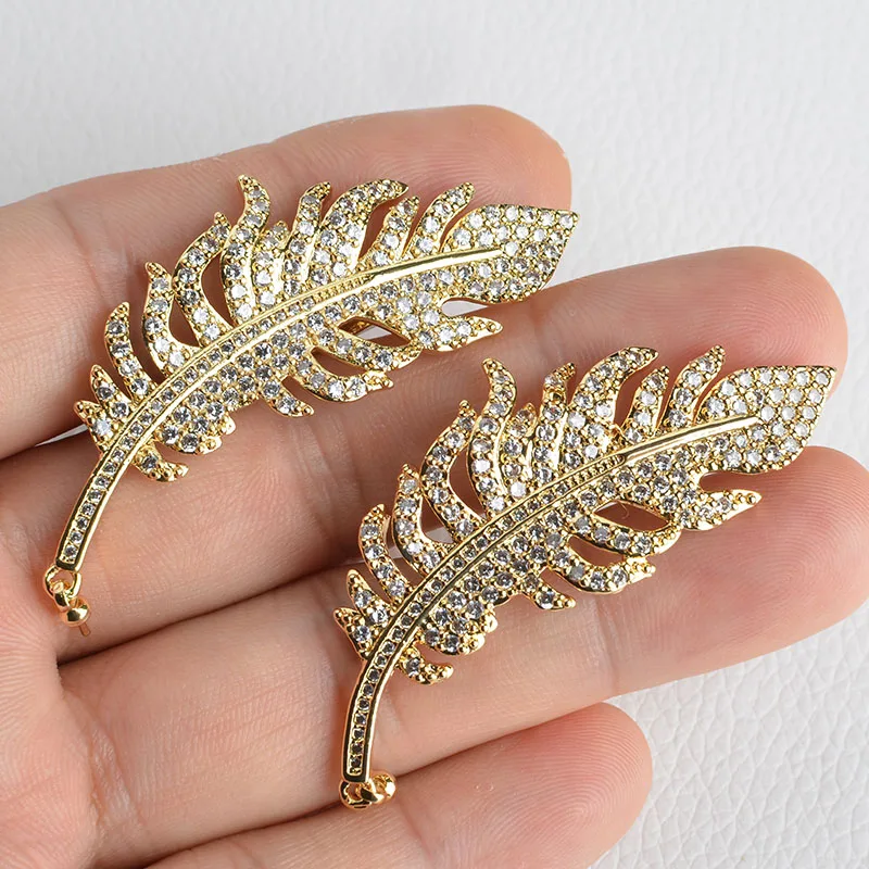 30x56 мм позолоченный кубический цирконий с микрозакрепкой жемчужный кожаный