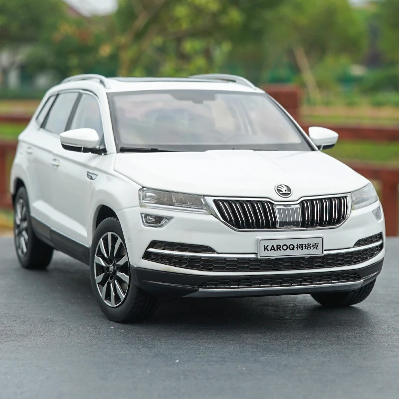 Оригинальная фабричная Подлинная модель автомобиля в масштабе 1:18 skoda KAROQ