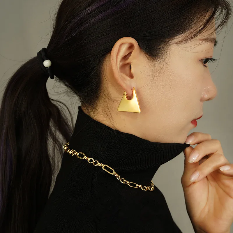 

Vintage Hip hop Women Minimalist Triangle Ear Buckle New Trend Triangle Earrings Punk Goddess Wind Stud Earrings Luxury Jewelry