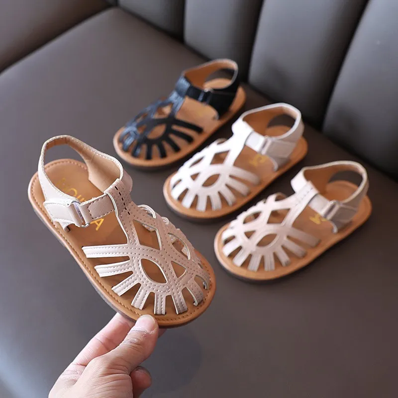 

Детская обувь для девочек; Женские босоножки; Модные босоножки с вырезами и кожи для маленьких мальчиков сандалии детская обувь на плоской ...