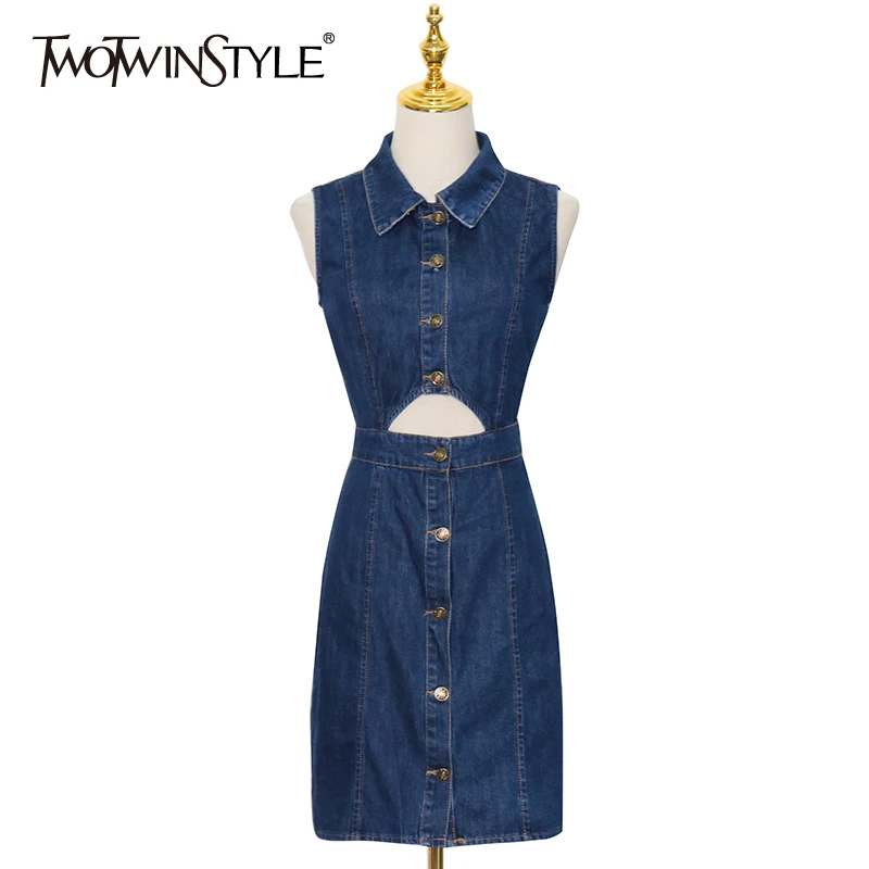 

Женское джинсовое мини-платье TWOTWINSTYLE, летнее, голубое, с отворотами, без рукавов, с высокой талией, с вырезами