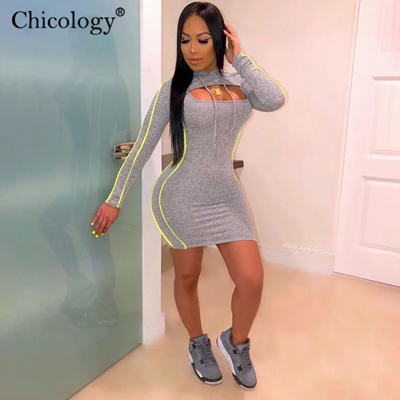 Женское мини платье Chicology осенне зимнее облегающее в неоновую полоску с