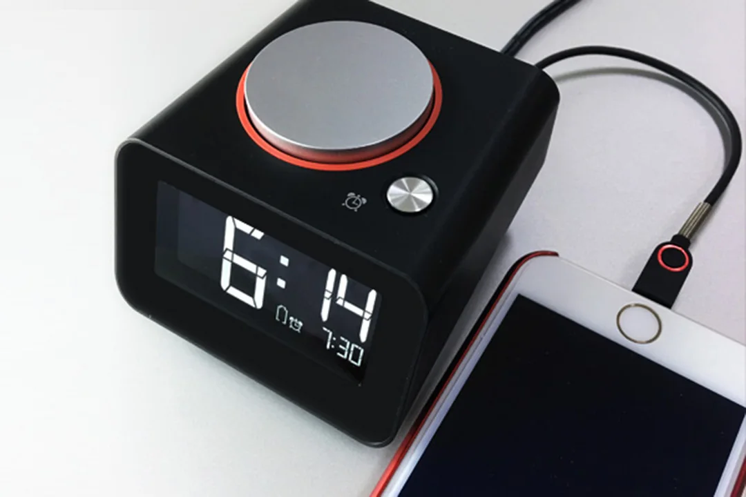 Homtime Портативный будильник для спальни с двумя usb-портами зарядного устройства для рядом с портативными цифровыми часами затемняемый Повтор черный