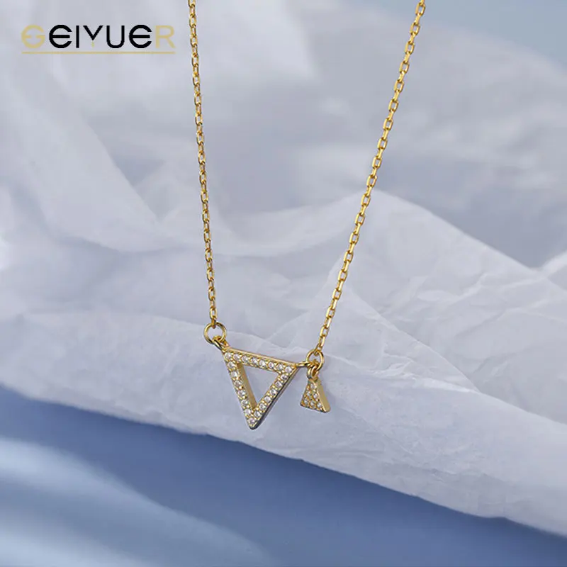 

Geometric Triangle Necklace for Women Flash Diamond Necklace Simple Versatile Temperament Pendant 2023New Fashion Clavicle Chain