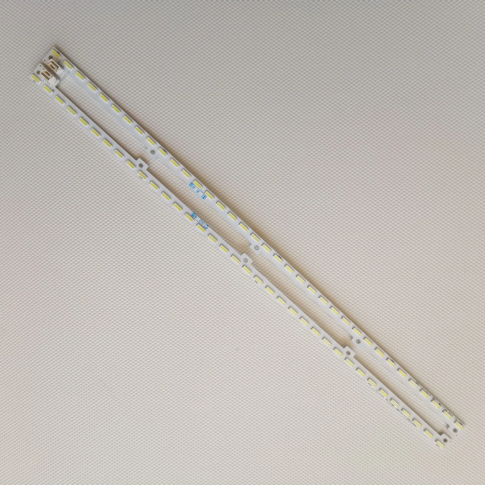 Светодиодная лента для подсветки LE32HWD STM320A72-RIGHT left_rev3.0 _ 36 110823 2 шт./компл.