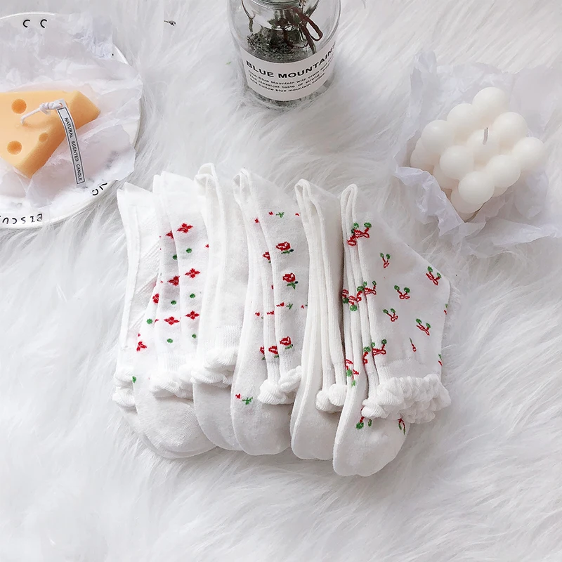 Japanese Cute Women Socks Red Strawberry Korean Style Flowers Crew Socks Kawaii Women Cotton Socks Harajuku Strawberry Cow Socks