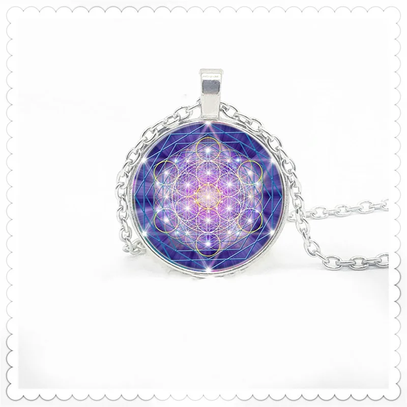 

New blue geometric pattern pendant necklace, round pendant classic fashion men and women retro sweater necklace