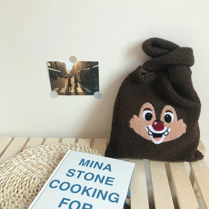 Женская сумка клатч с вышивкой белки мягкая кашемировая из овечьей шерсти