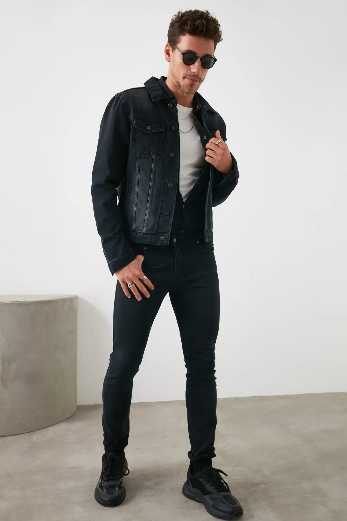 

Trendyol Black Men Slim Fit Jeans TMNAW20JE0211