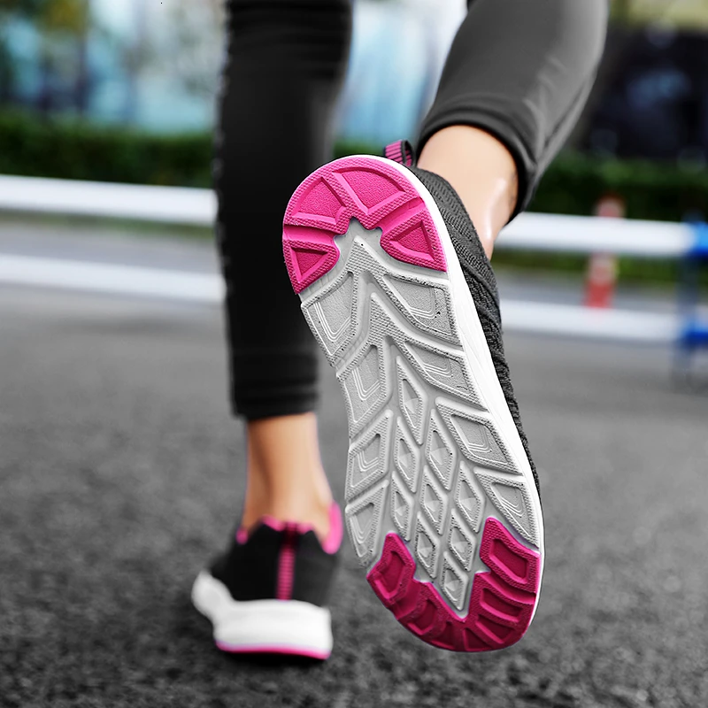 Женские теннисные туфли модные женские черные удобные кроссовки женская уличная