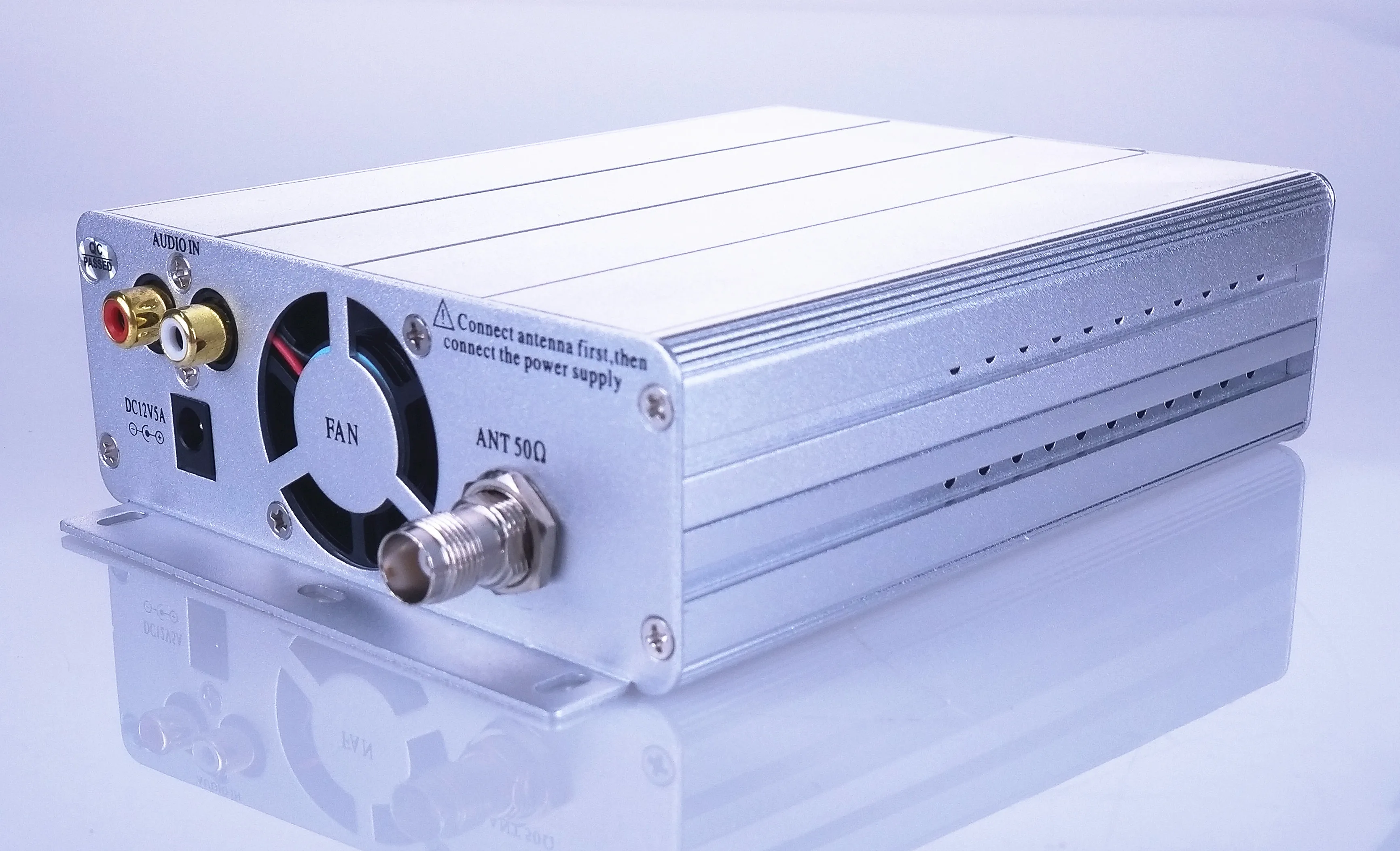 Купите один получить стерео радиочастотный FM-передатчик радиовещательная