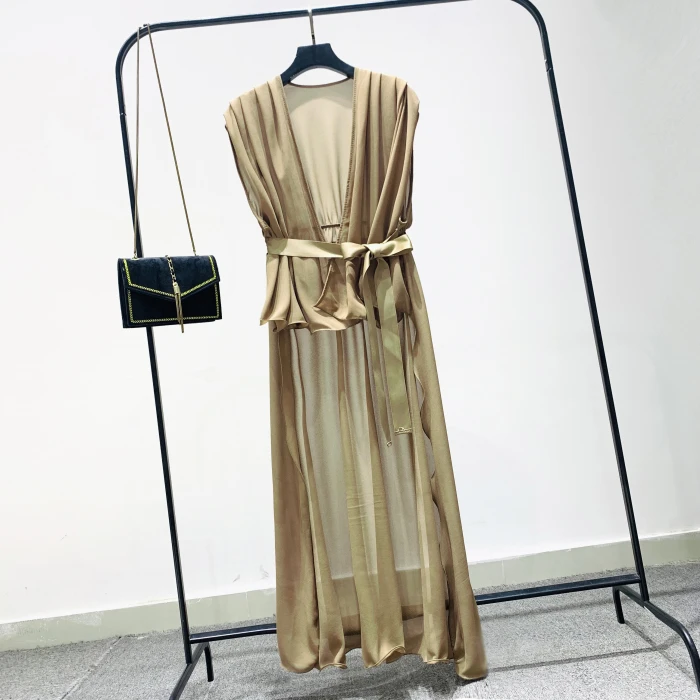 Женская шифоновая блузка без рукавов асимметричная средней длины с v образным