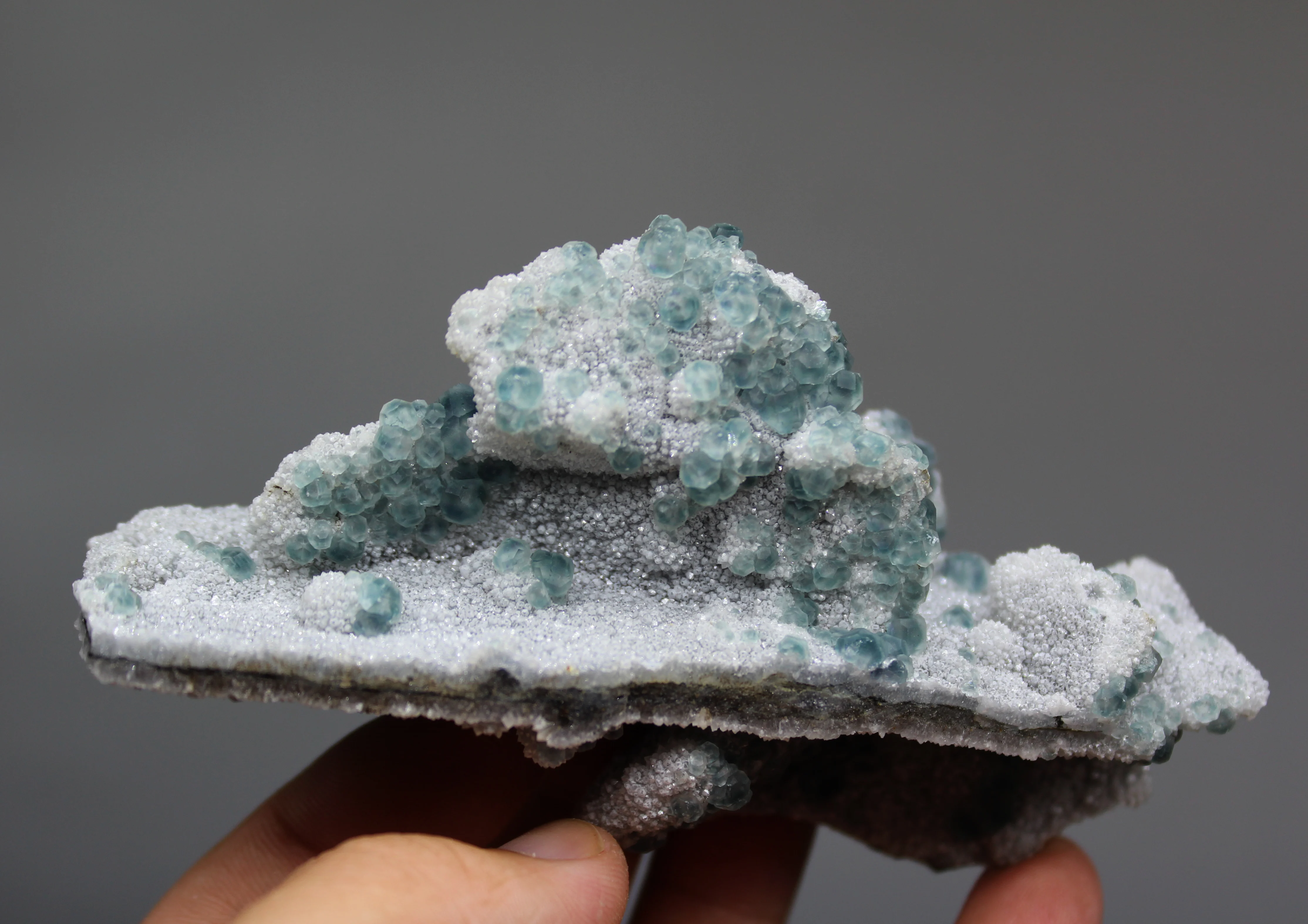 

114g Natural rare green fluorite cluster mineral crystal specimens Stones and crystals Healing crystal