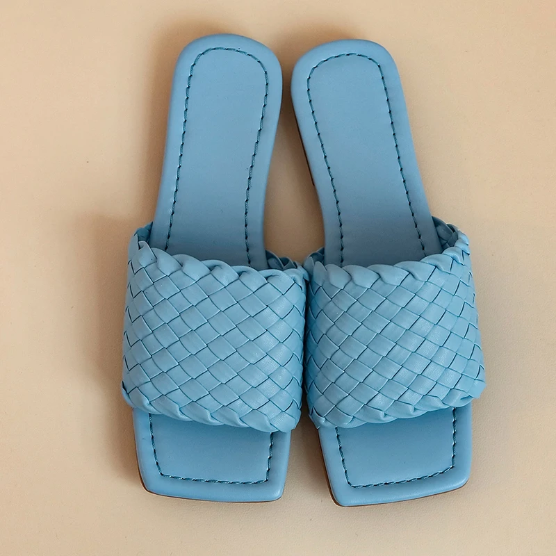 

2021 New Summer Beach Slipper Shoe Hand Woven Woman Flipflops Square Toe Slip on Lazy Mullers Shoes Casual Outdoor Wear Female