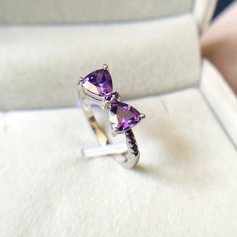 Женское кольцо с фианитом серебряное микрозакрепкой|Кольца| |