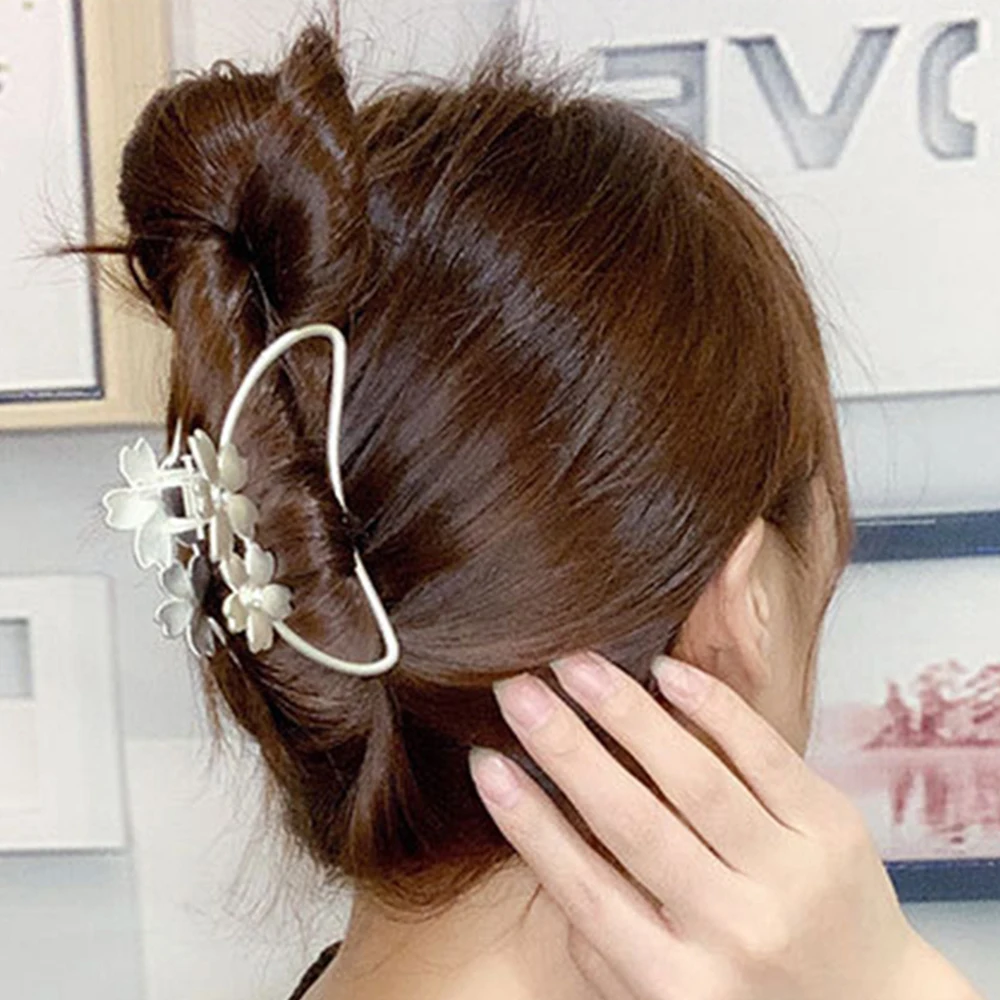 Женская заколка для волос простая винтажная Цветочная металлическая купания