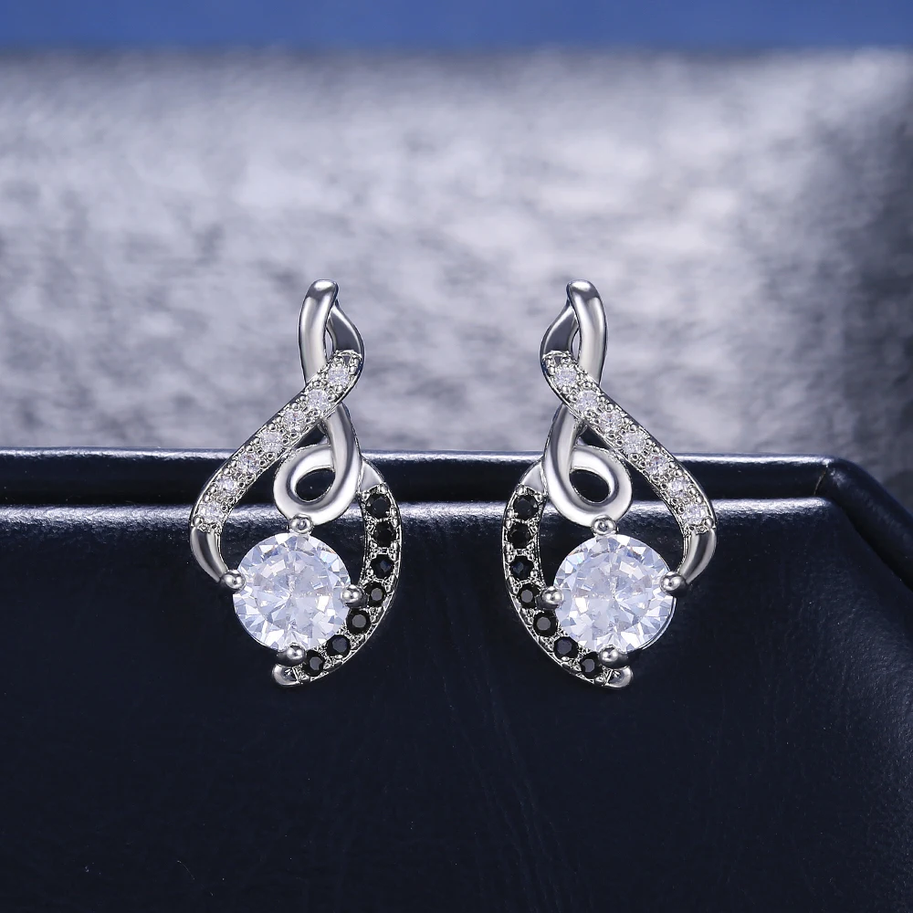 Huitan нежный Тип 8 серьги-гвоздики в форме снежного серьги с белыми и черными CZ