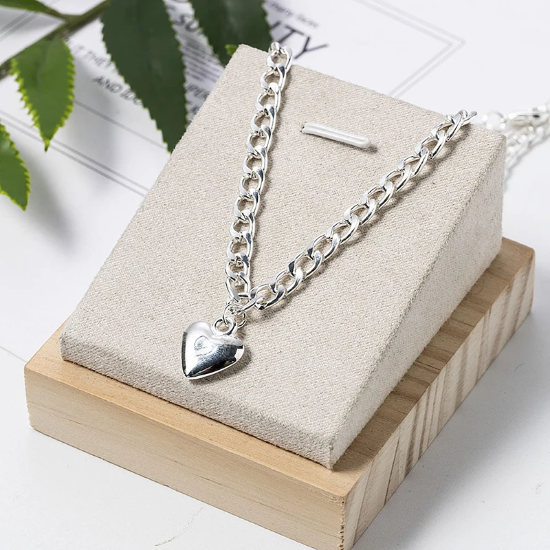 

Hot Sale Fashion Heart Simple Choker Necklace for Women Personality Collar Clavicle Neck Chain Trendy Jewelry HTML