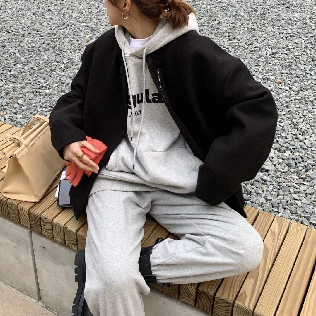 Женская толстовка средней длины серая Толстовка свободного покроя с плюшевой