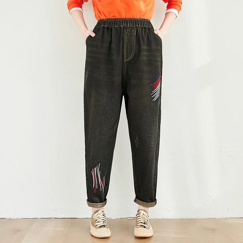 Женские джинсовые шаровары с эластичной резинкой на талии и вышивкой в стиле