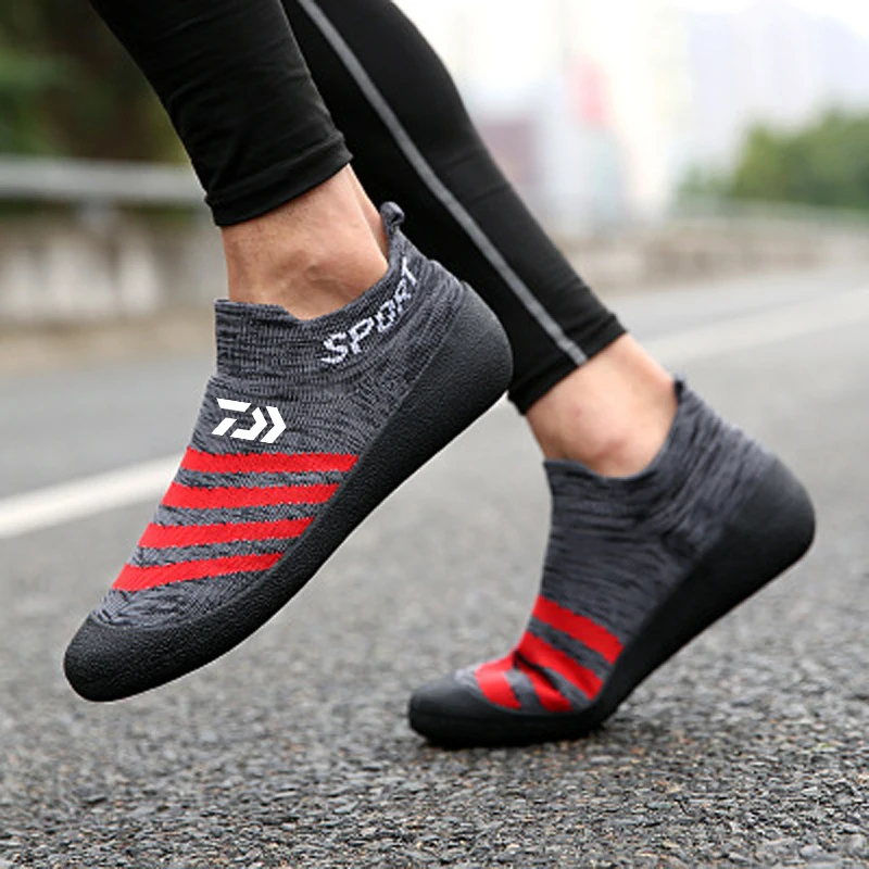 

2020 Dawa Summer New Comfortable Beach Swimming Outdoor Sports Breathable Couple Knitted Daiwa Fishing Running Shoes