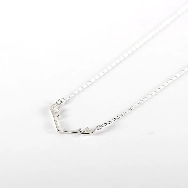 

Fresh and Simple Sweet Style S925 Sterling Silver Antler Shape Pendant Necklace Cute Short Clavicle Chain