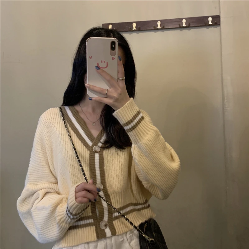 

2021 Spring Cardigan Long Sleeve Knitted Sweater Women V Neck Striped Retro Sweater Button Cardigan Jacket Loose Fashion Tops