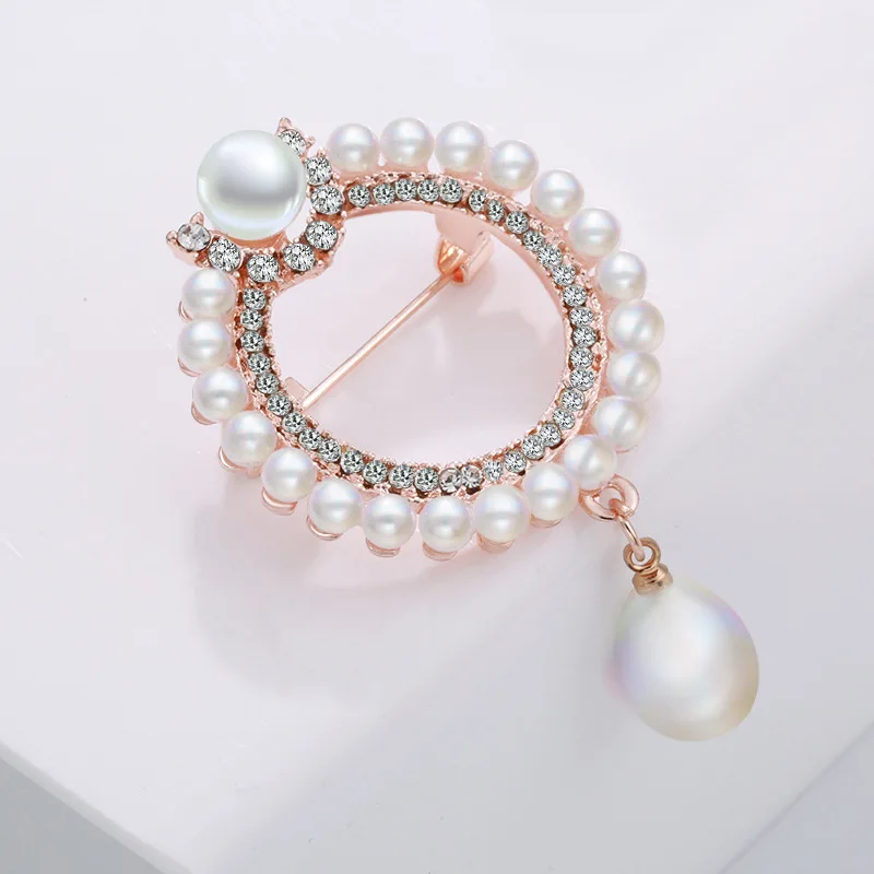 

Fashion Jewelry High Quality Vintage Gold Color Brooch Pins Crystals Rhinestone Imitation Pearl Flower Brooch Wedding Accessory
