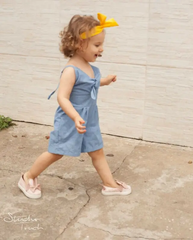 Новейший модный детский однотонный комбинезон с ремешком для маленьких