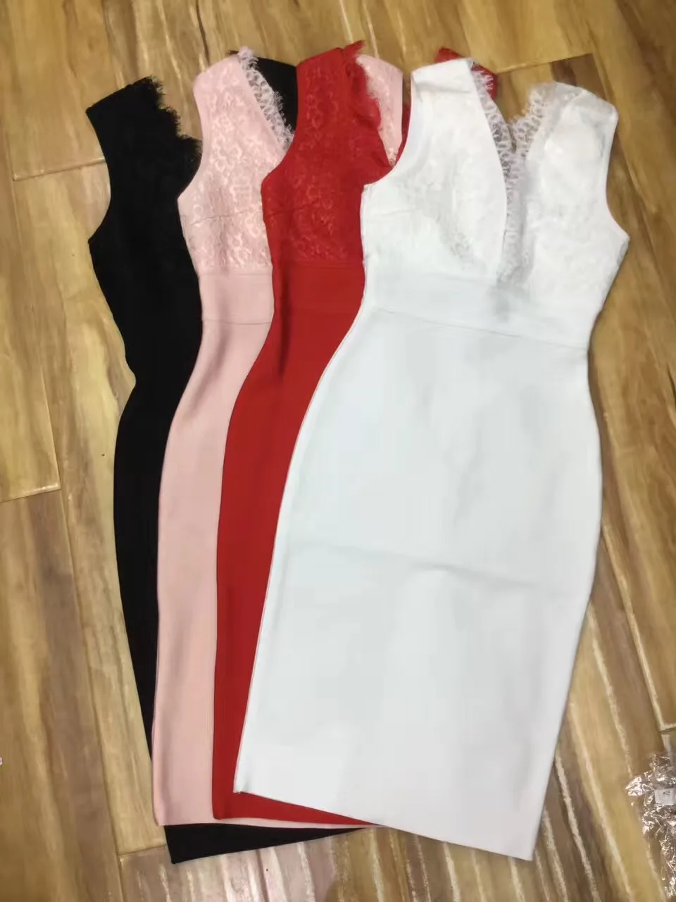 

Sale 4 Colors Women Summer Dress Sexy V Neck Lace Pink Red White Rayon Bodycon Bandage Designer Elegant Celebrity Party Dresses