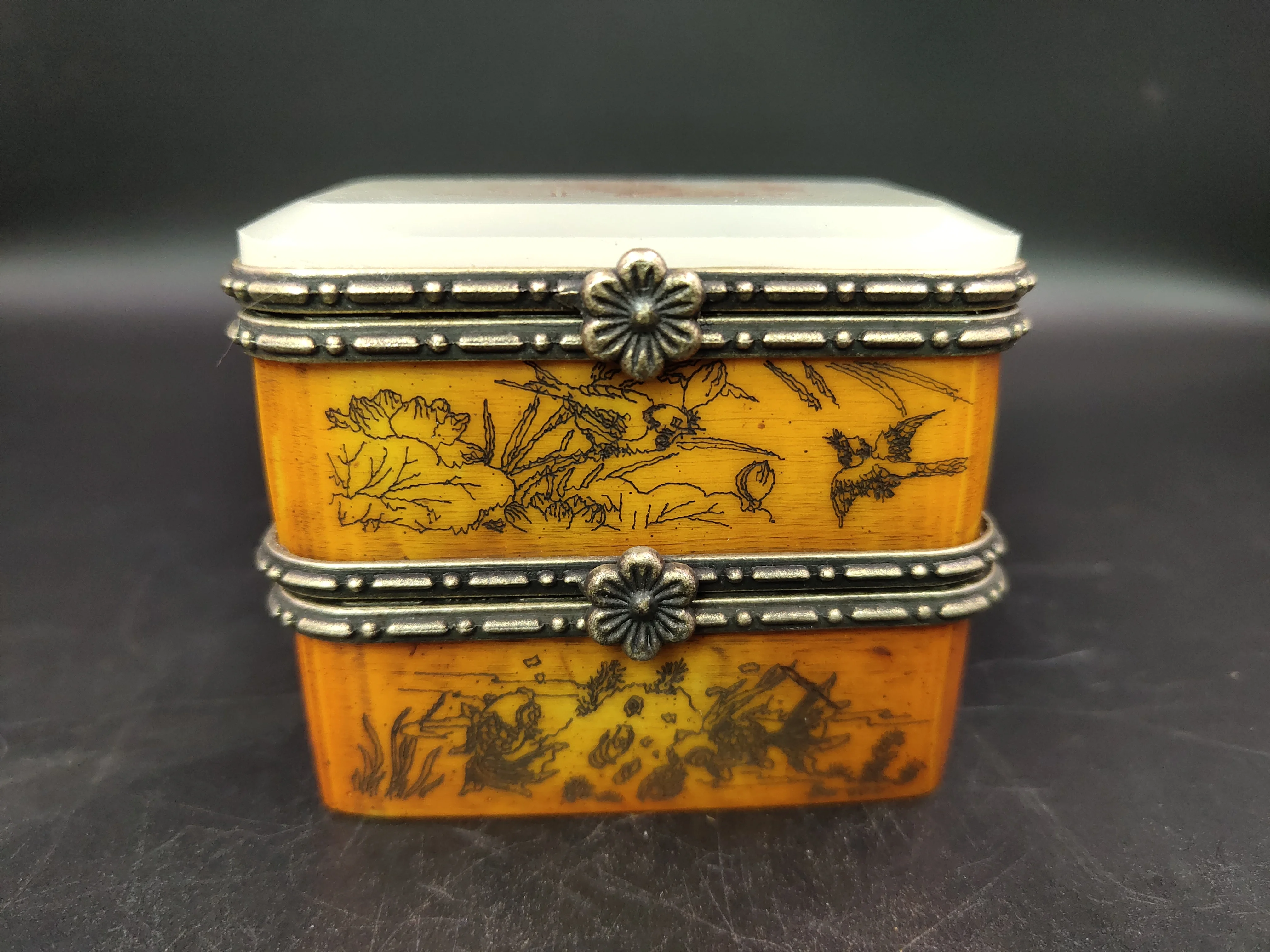 

DOUBLE- layer bone carving jade jewelry carving smooth classical high-grade jewelry box antique furnishings