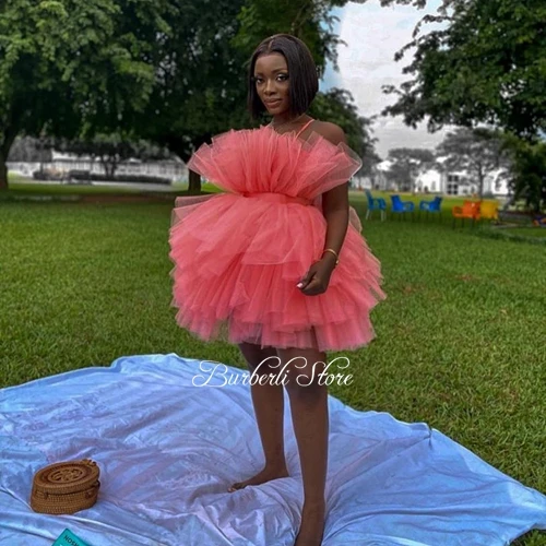 

Женское Тюлевое платье-мини с открытой спиной и оборками