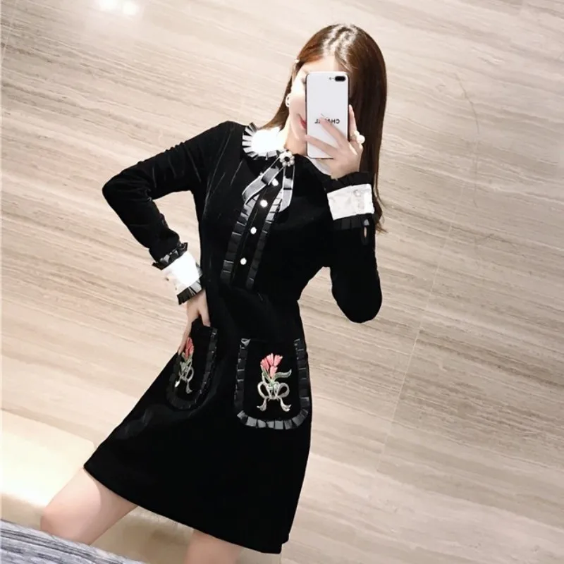 Женское бархатное платье-мини с длинным рукавом цветочной вышивкой | Женская