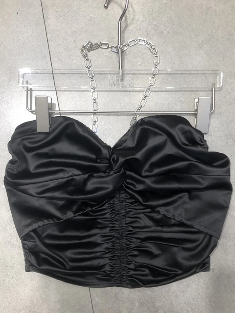 

Sexy leaky shoulders leaky back satin pleated waist waist metal chain hanging neck sling Ladies summer new fashion all-match top