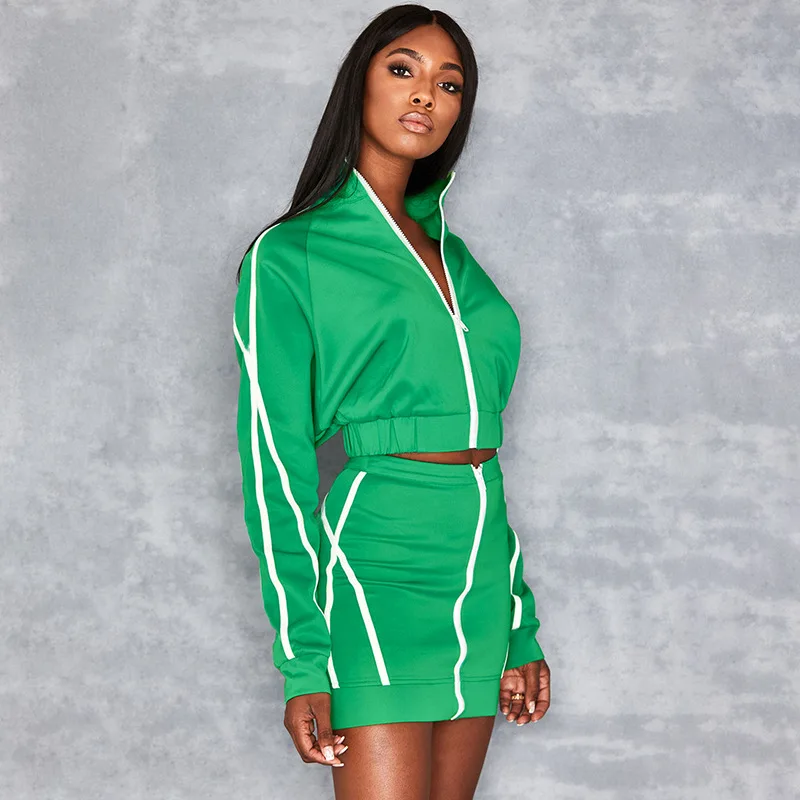 Женский костюм с короткой юбкой свитер в полоску на молнии спортивном стиле для