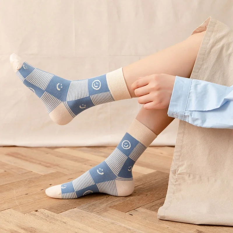 Носки с принтом женские средней длины осень-зима милое хлопковое очаровательное