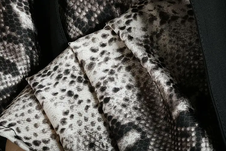 

Plus Size Fashion Retro Print Shirt O Neck Full Shirt Top Women Blouses Z041