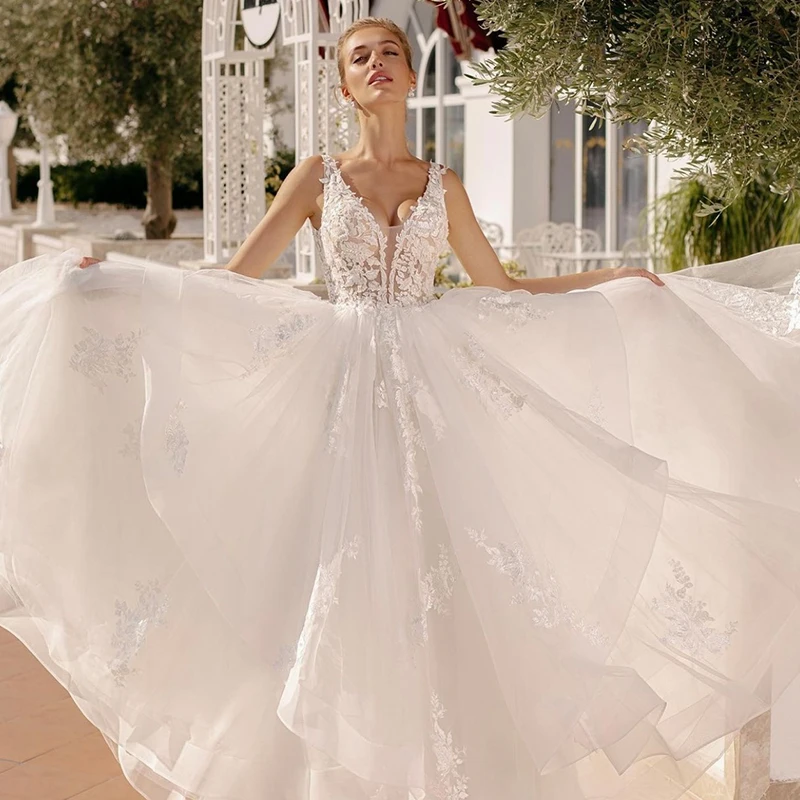 

Elegant Wedding Dress Lace With Multi-layer Lotus Strap V-neck Appliques Sleeveless Wedding Gowns Back Backless Vestido De Noiv