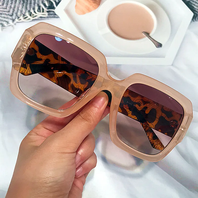 

2021 New Fashion Champagne Square Sunglasses For Women Vintage Chic Carved Frame Gradient Sun Glasses Female Ins Hot Shades Blue