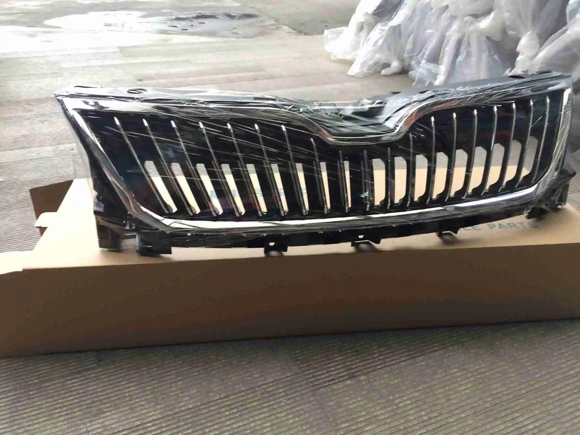 

Qirun Front Bumper grill radiator grille for Skoda Rapid 2013-2016