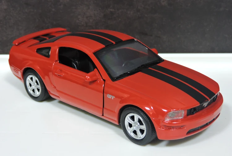 1/32 специальный литой металлический мускульный автомобиль Mustang GT 2005 домашний дисплей коллекция моделей игрушек для детей