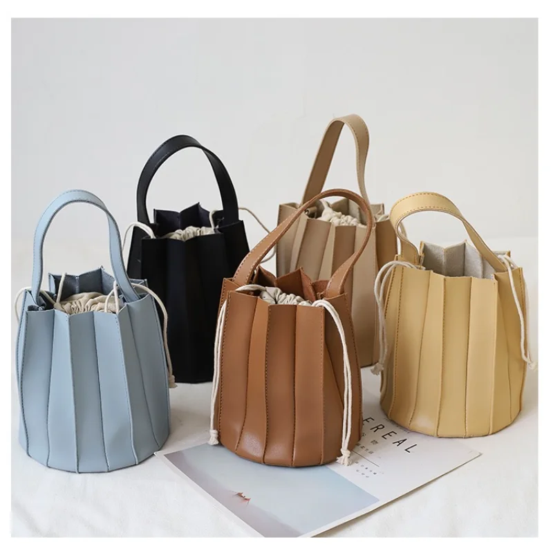 

Women Pleated Luxury Designer Handbag PU Leather Bucket Totes Bag Solid Color Female Purses and Handbags Fashion Brand Purse Bag