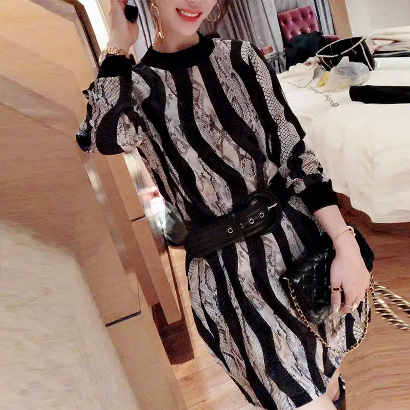 

Women's 2 new fashion loose and thin striped dress with lace up waist