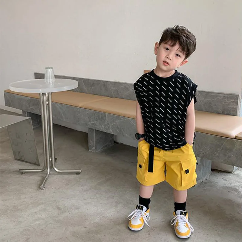 

Детский Повседневный Спортивный костюм для мальчиков, Новинка лета 2021, корейский жилет, футболка без рукавов, комплект из двух предметов и ш...